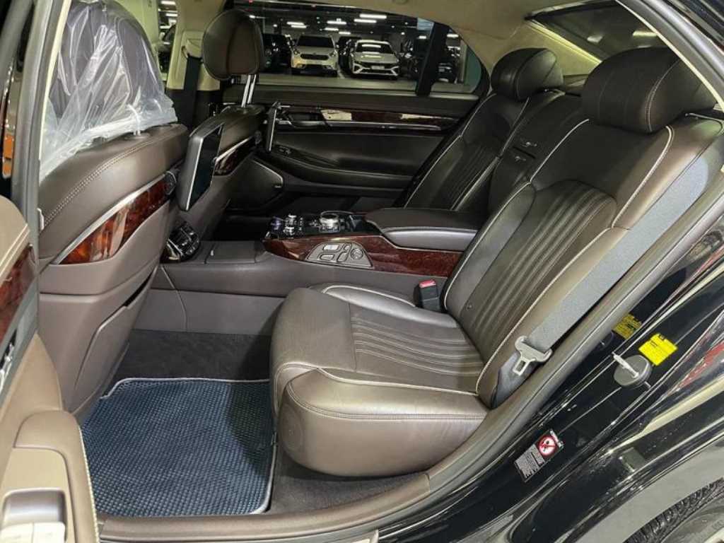 Genesis EQ900 - Vista 6