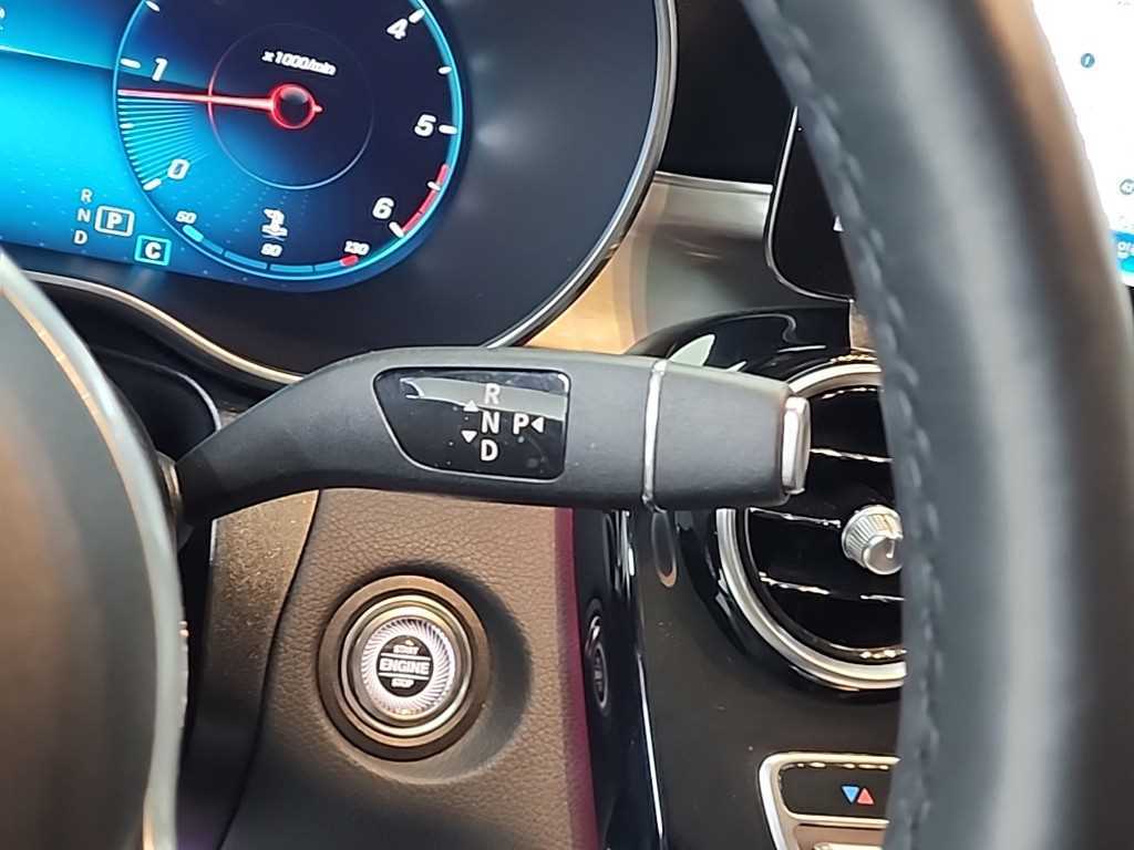 Mercedes Benz GLC Class - Vista 8