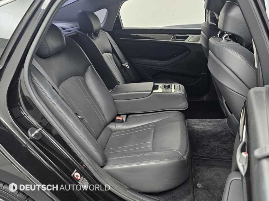 Genesis G80 - Vista 12