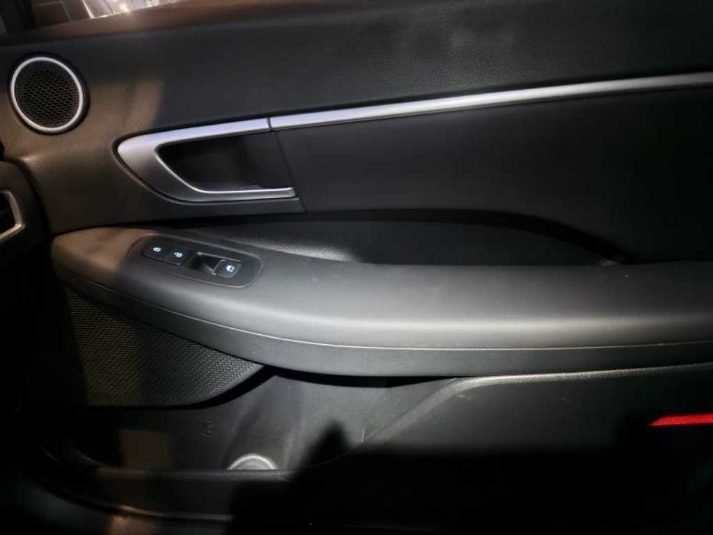 HYUNDAI Sonata - Vista 7