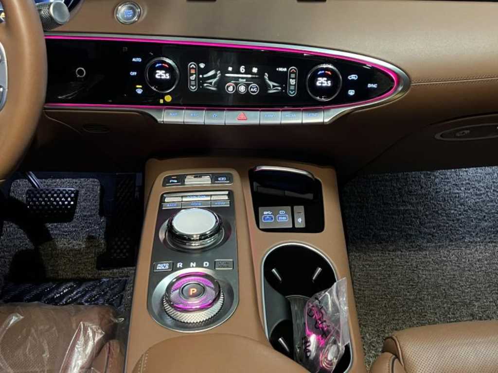 Genesis GV70 - Vista 11