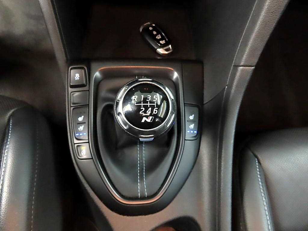 HYUNDAI Veloster - Vista 10