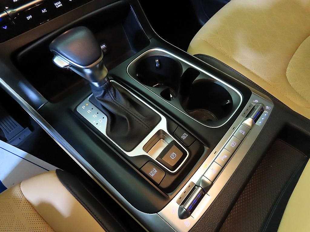 KIA Carnival - Vista 9