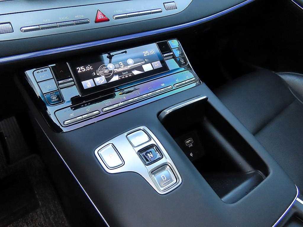 HYUNDAI Grandeur - Vista 11