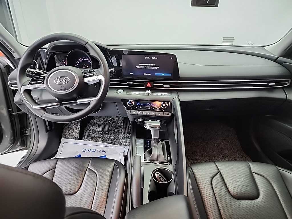 HYUNDAI Avante - Vista 7