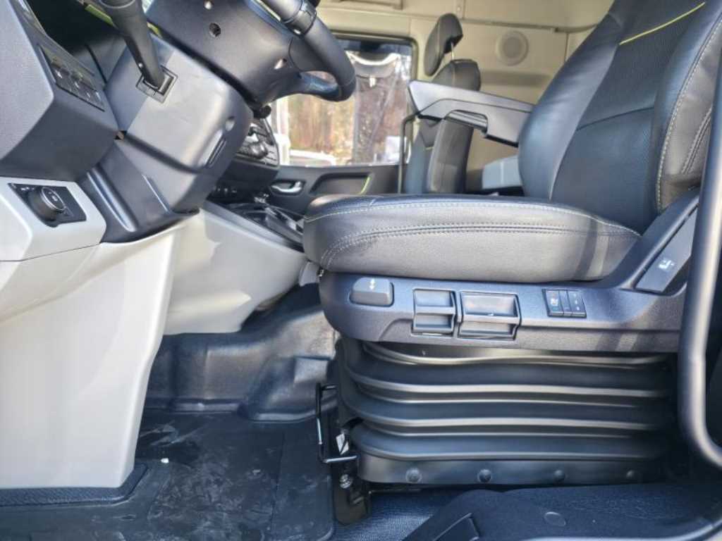 medium and large cargo Cargo - Vista 9