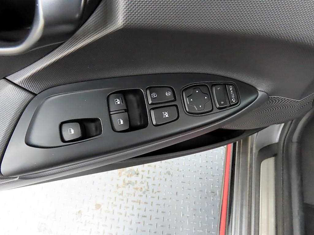 HYUNDAI Veloster - Vista 11