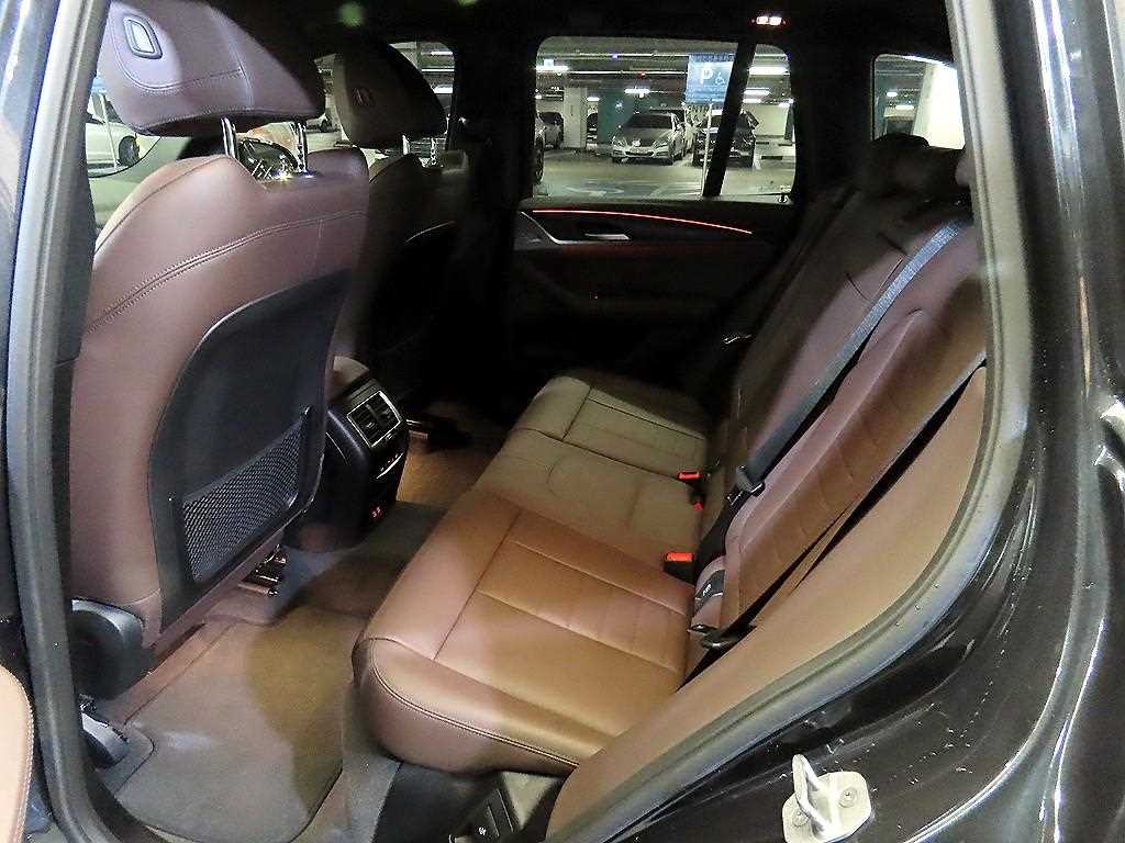 BMW iX3 - Vista 7