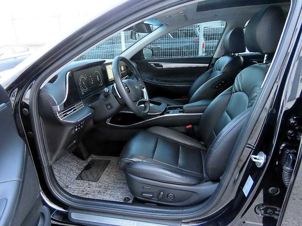 HYUNDAI Grandeur - Vista 5