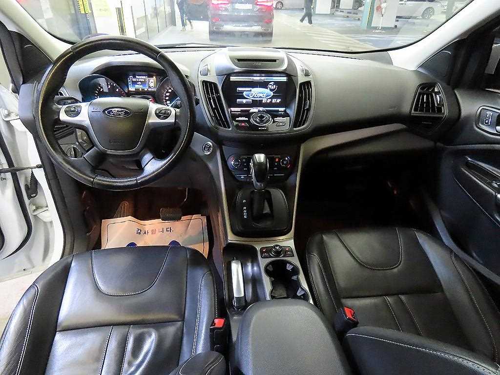 Ford Kuga - Vista 10
