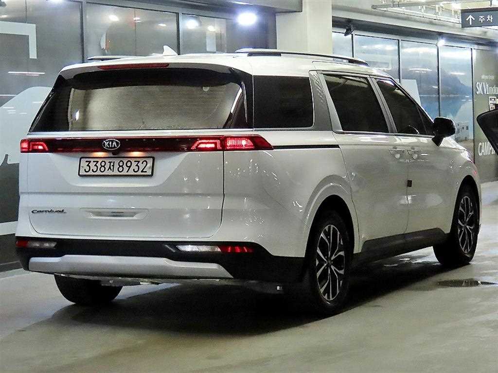 KIA Carnival - Vista 4