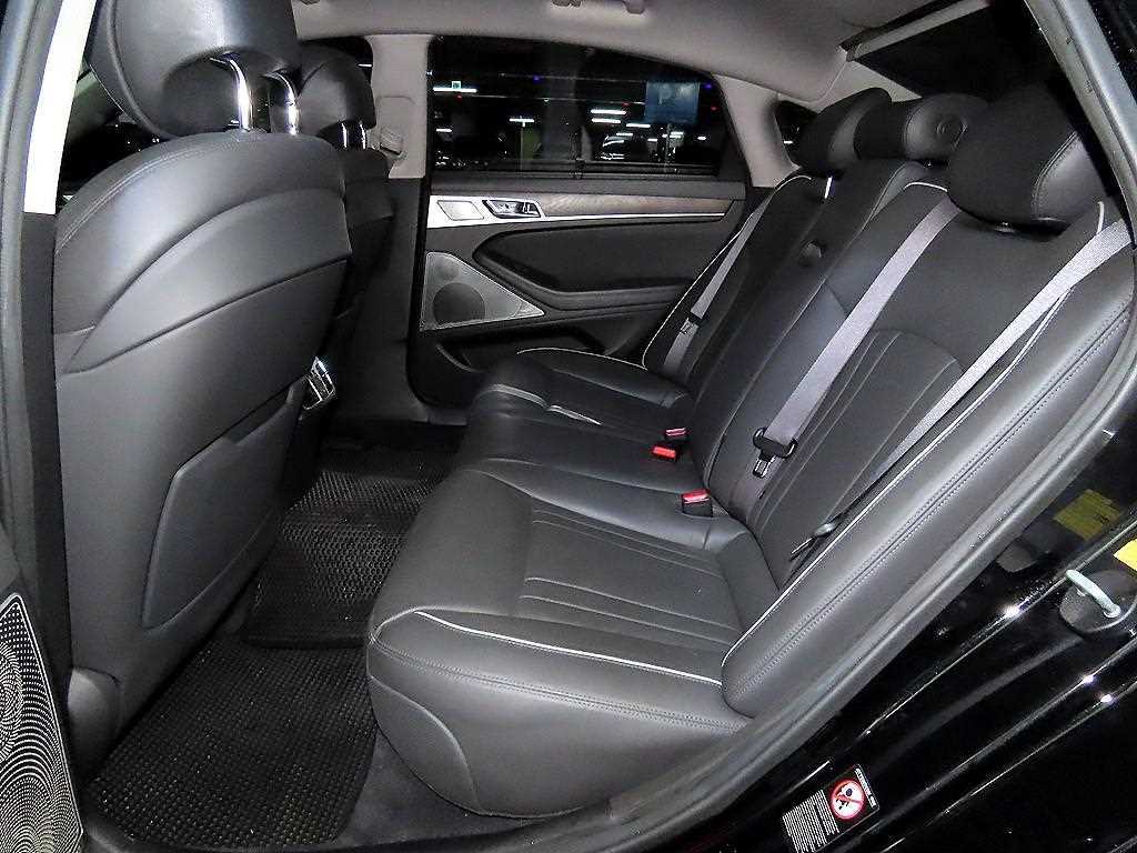 Genesis G80 - Vista 7