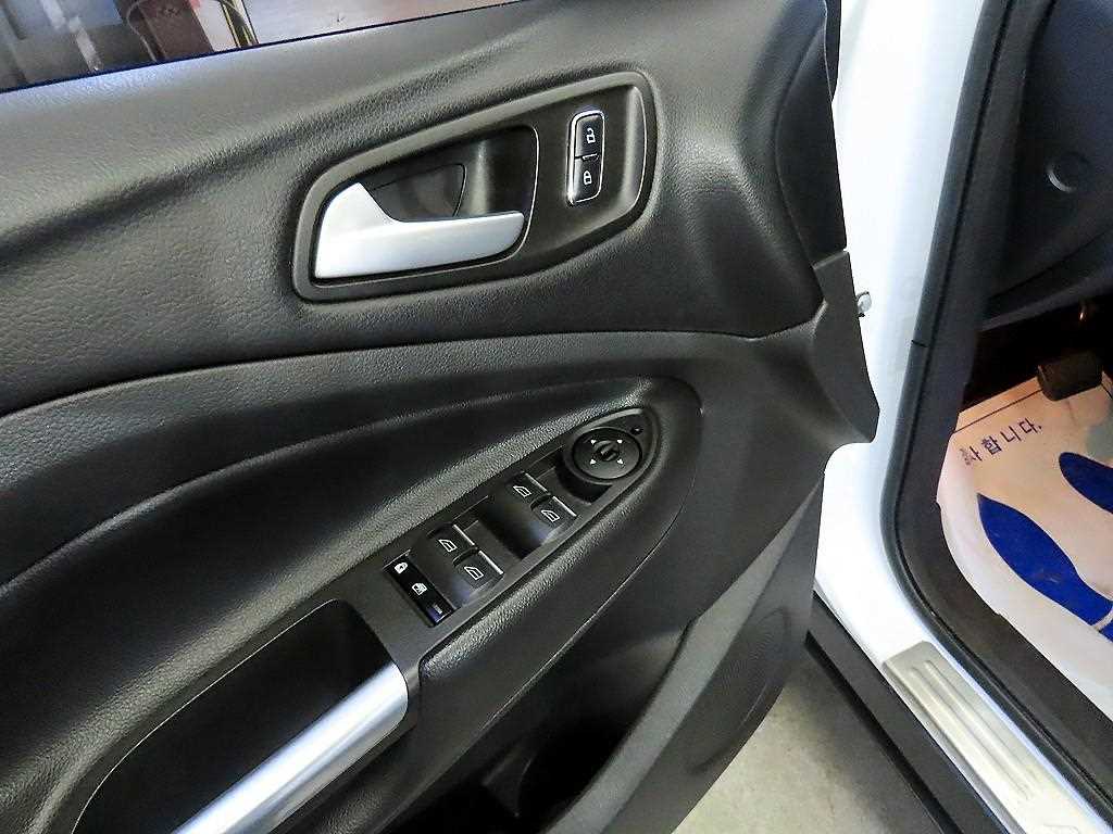 Ford Kuga 2016 Blanco - Importación desde Corea - HF Imports Iquique - Foto 13