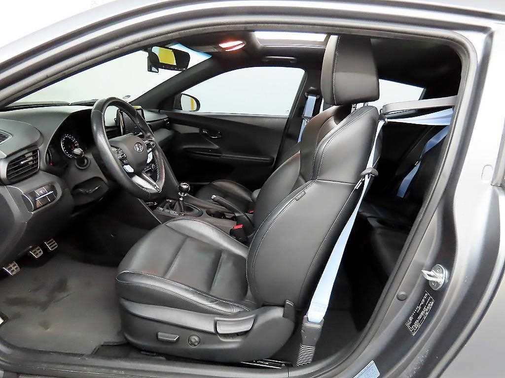HYUNDAI Veloster - Vista 5