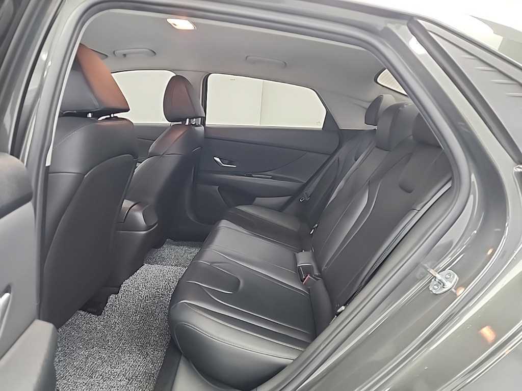 HYUNDAI Avante - Vista 12