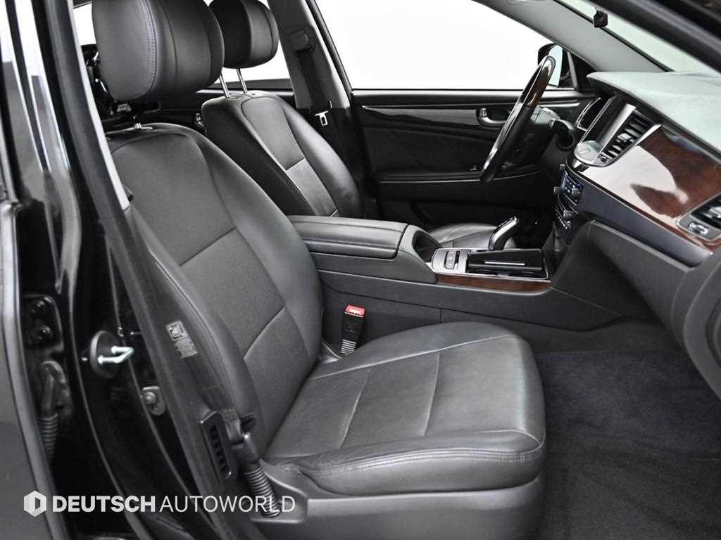 HYUNDAI Equus - Vista 10