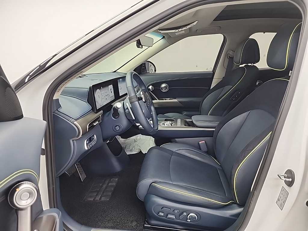 Genesis GV60 - Vista 11