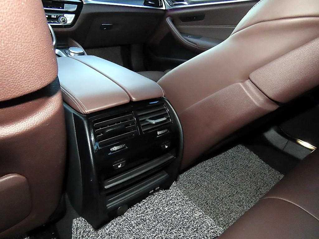 BMW 5 Series 2023 Gris - Importación desde Corea - HF Imports Iquique - Foto 15