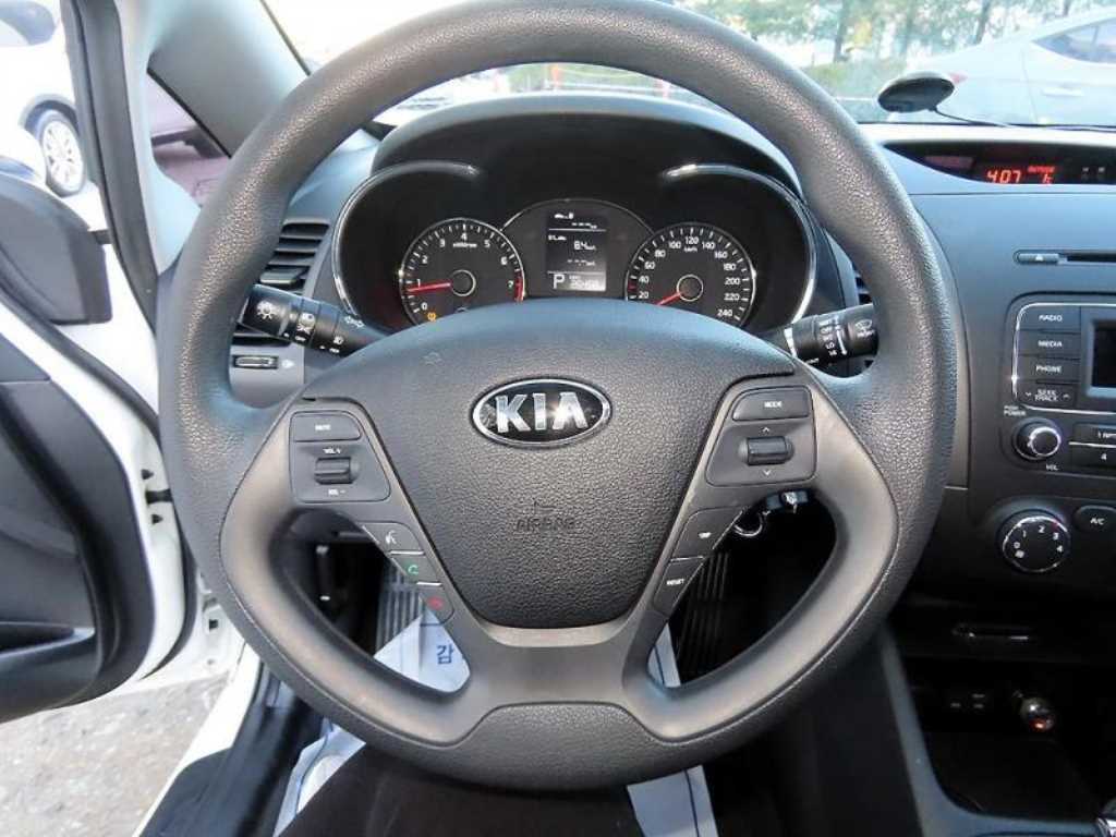KIA K3 - Vista 8