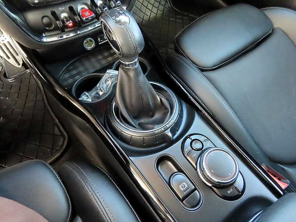 Mini Clubman - Vista 11