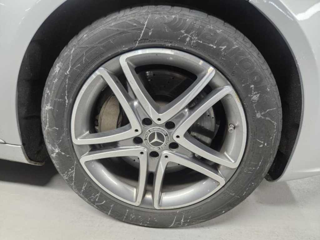 Mercedes Benz S Class - Vista 5