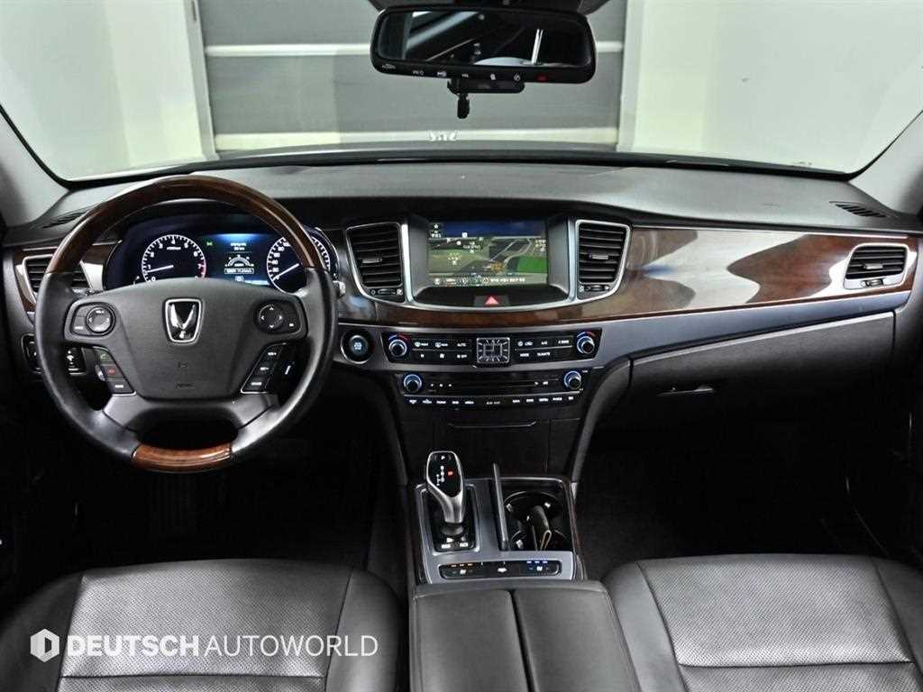 HYUNDAI Equus - Vista 7