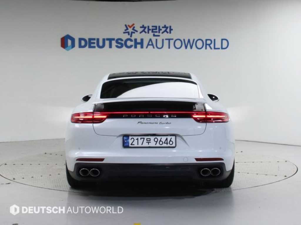 Porsche Panamera - Vista 4