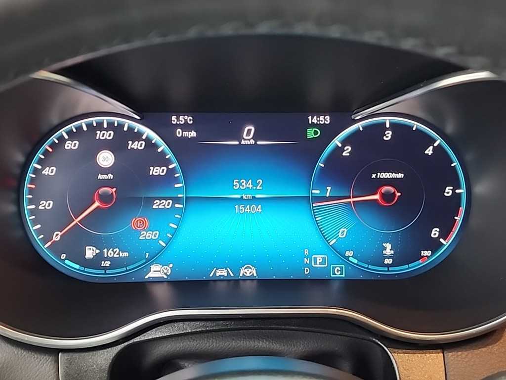 Mercedes Benz GLC Class - Vista 6