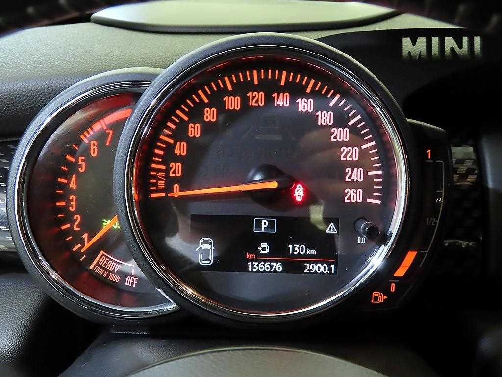 Mini Cooper Convertible - Vista 12