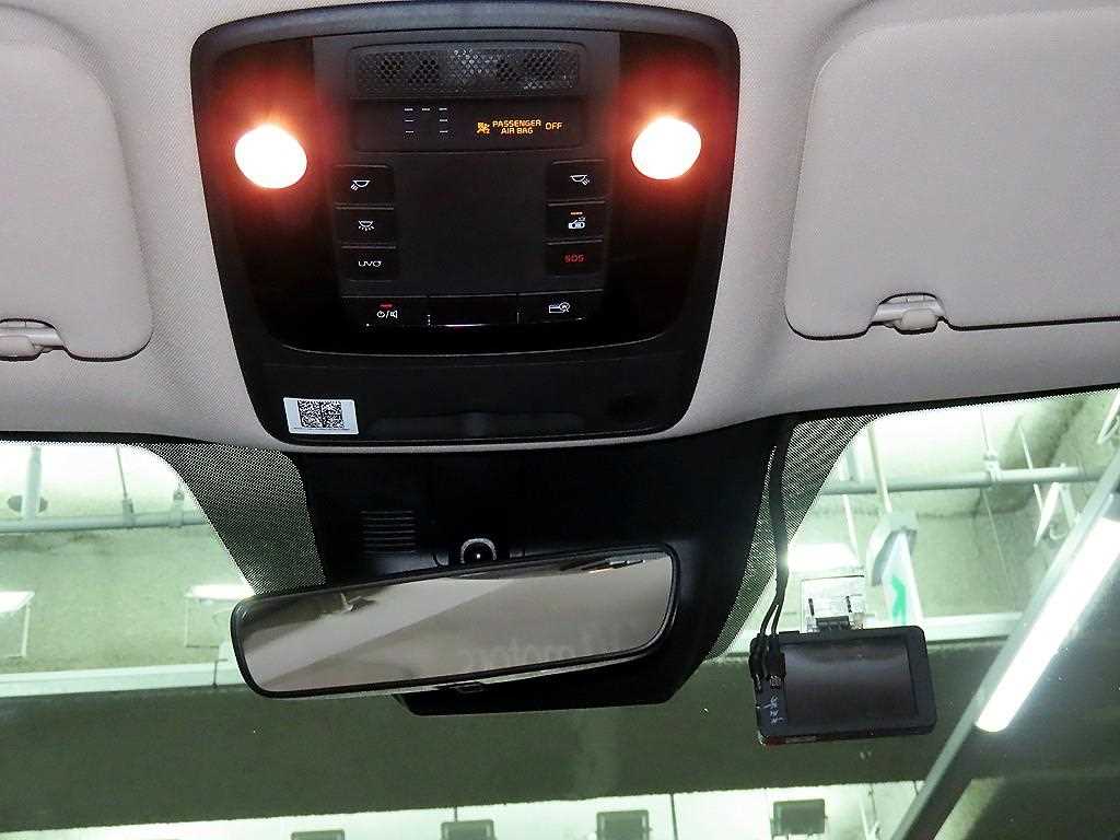 KIA Carnival - Vista 8