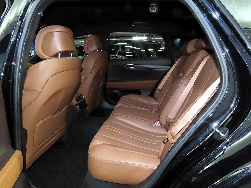 Genesis G80 - Vista 6