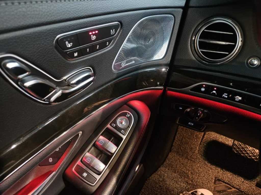 Mercedes Benz S Class - Vista 12