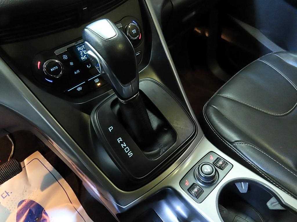 Ford Kuga - Vista 12