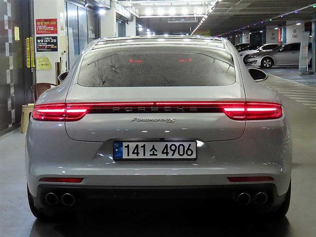 Porsche Panamera - Vista 5