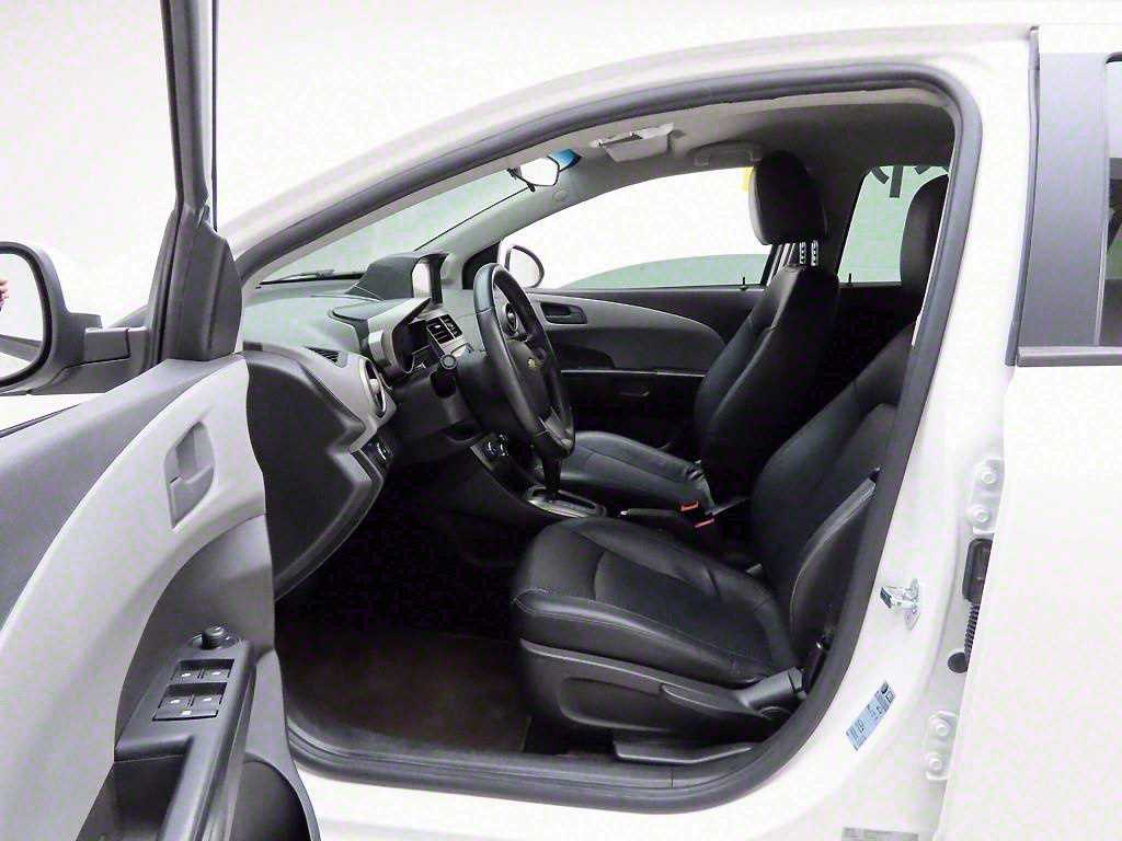 Chevrolet Abeo 2014 Blanco - Importación desde Corea - HF Imports Iquique - Foto 15