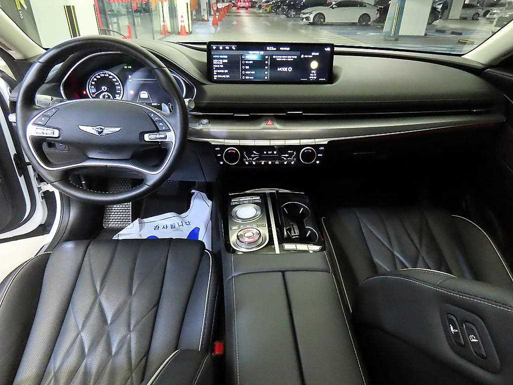 Genesis G80 - Vista 10