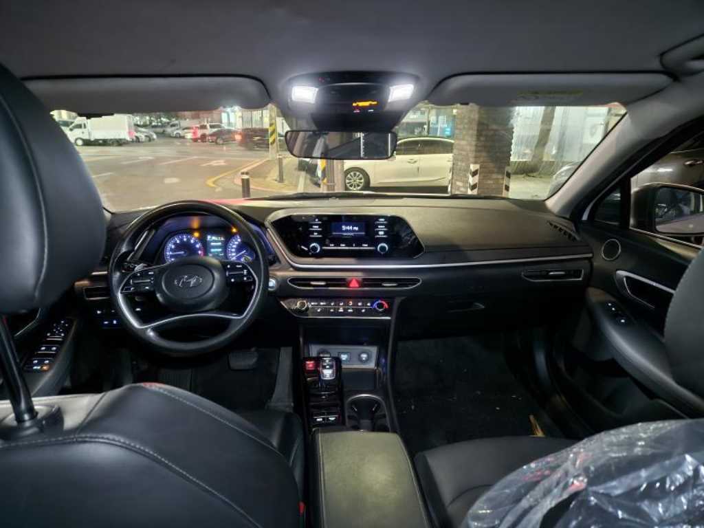 HYUNDAI Sonata - Vista 9