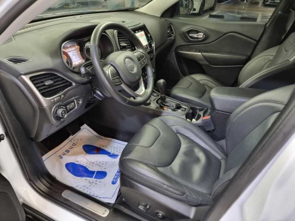 Jeep Cherokee - Vista 8