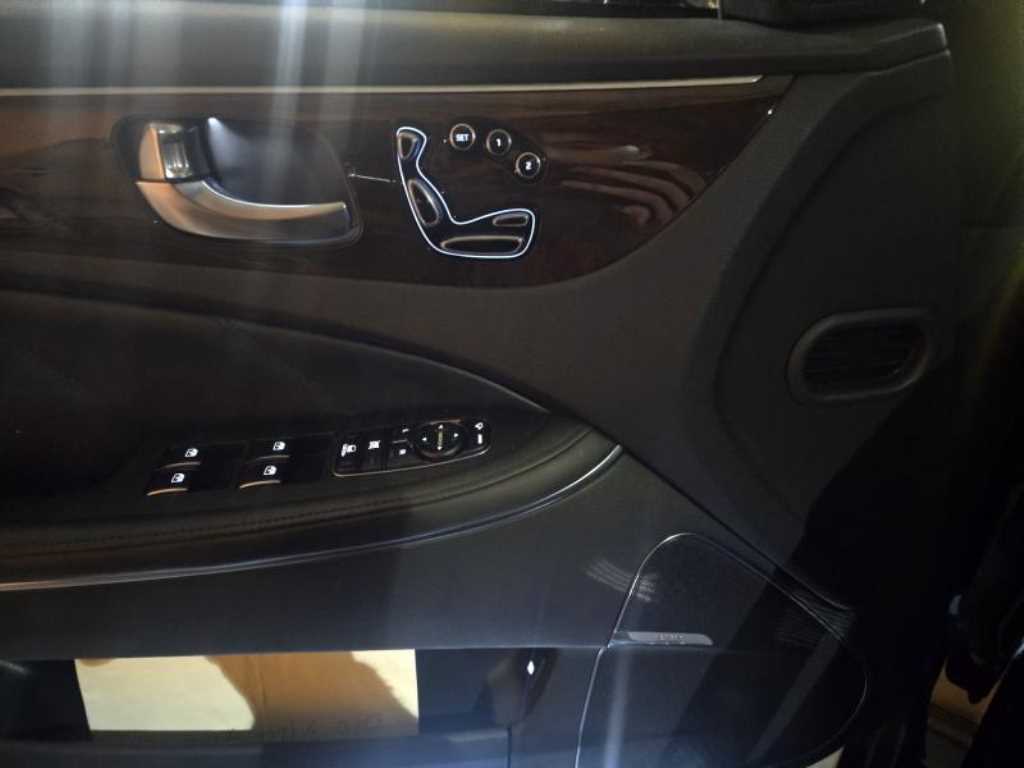 HYUNDAI Equus - Vista 8