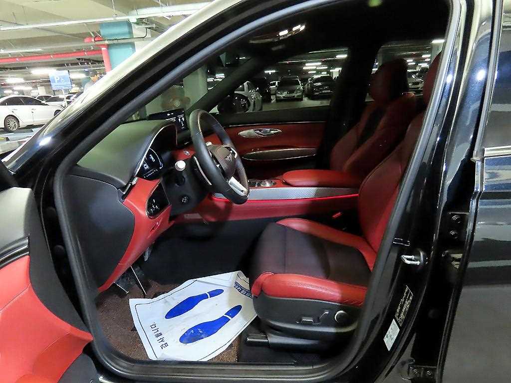 Genesis GV70 - Vista 6