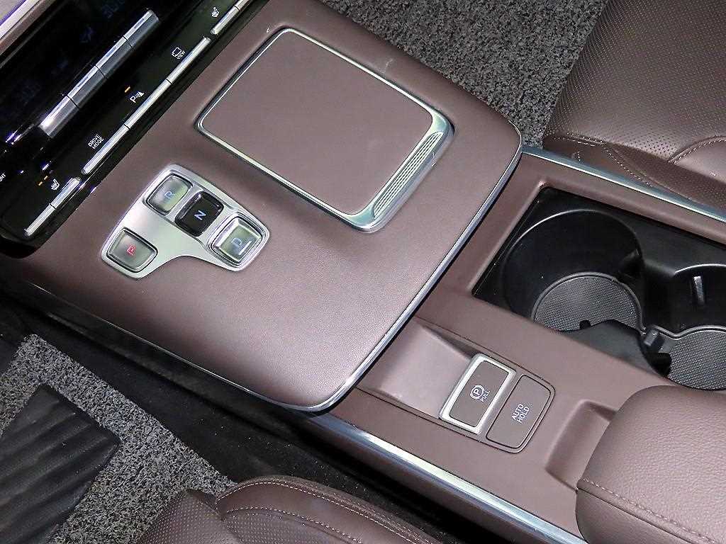 HYUNDAI Grandeur - Vista 12