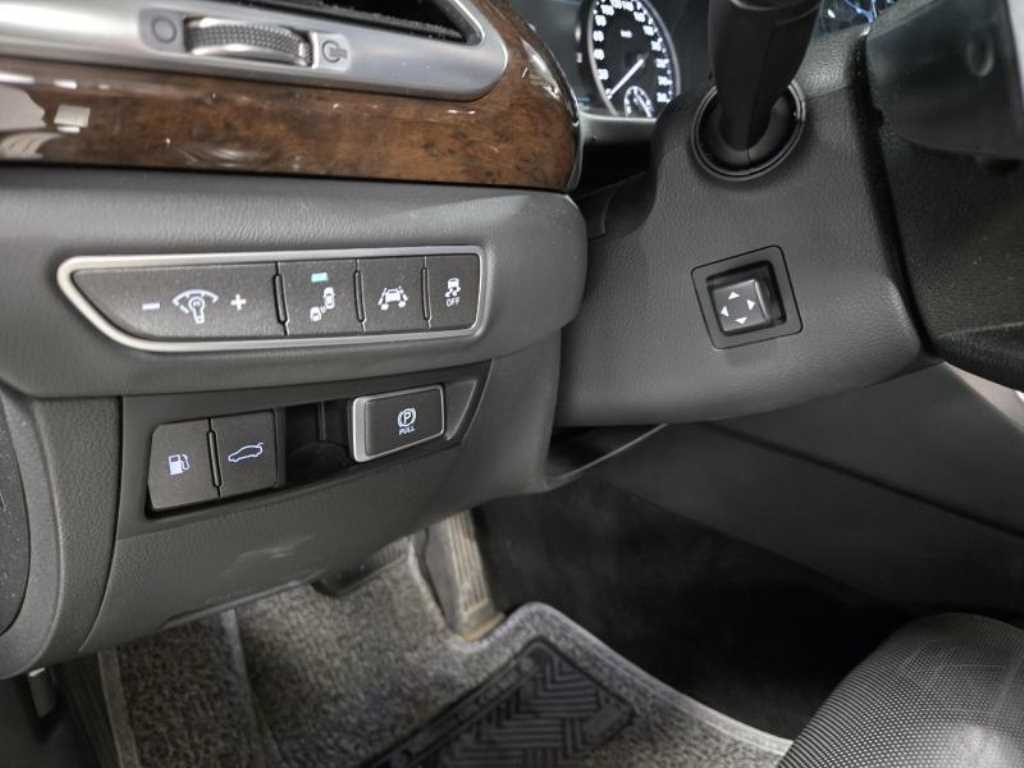 Genesis EQ900 - Vista 12