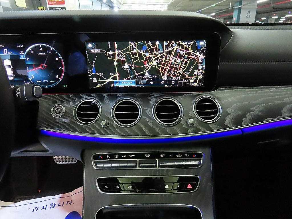 Mercedes Benz E class - Vista 11