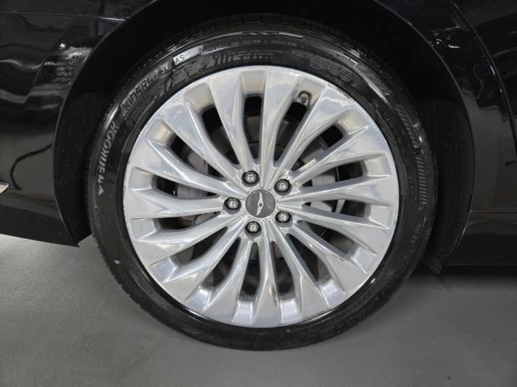 Genesis EQ900 - Vista 5