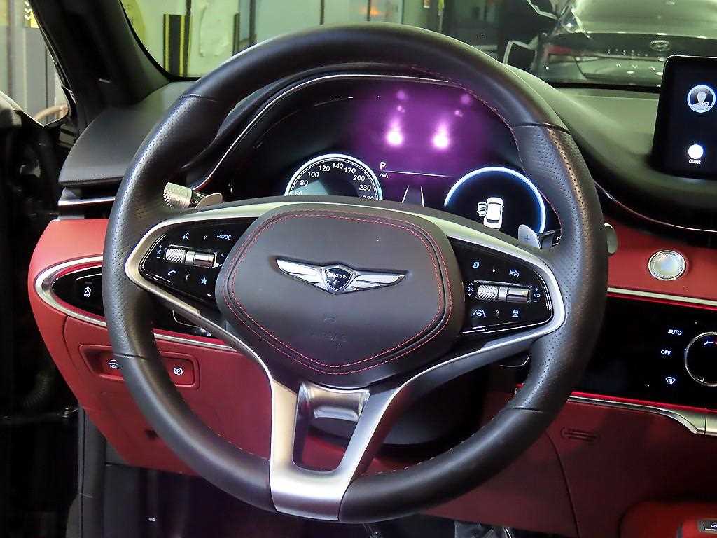 Genesis GV70 - Vista 8