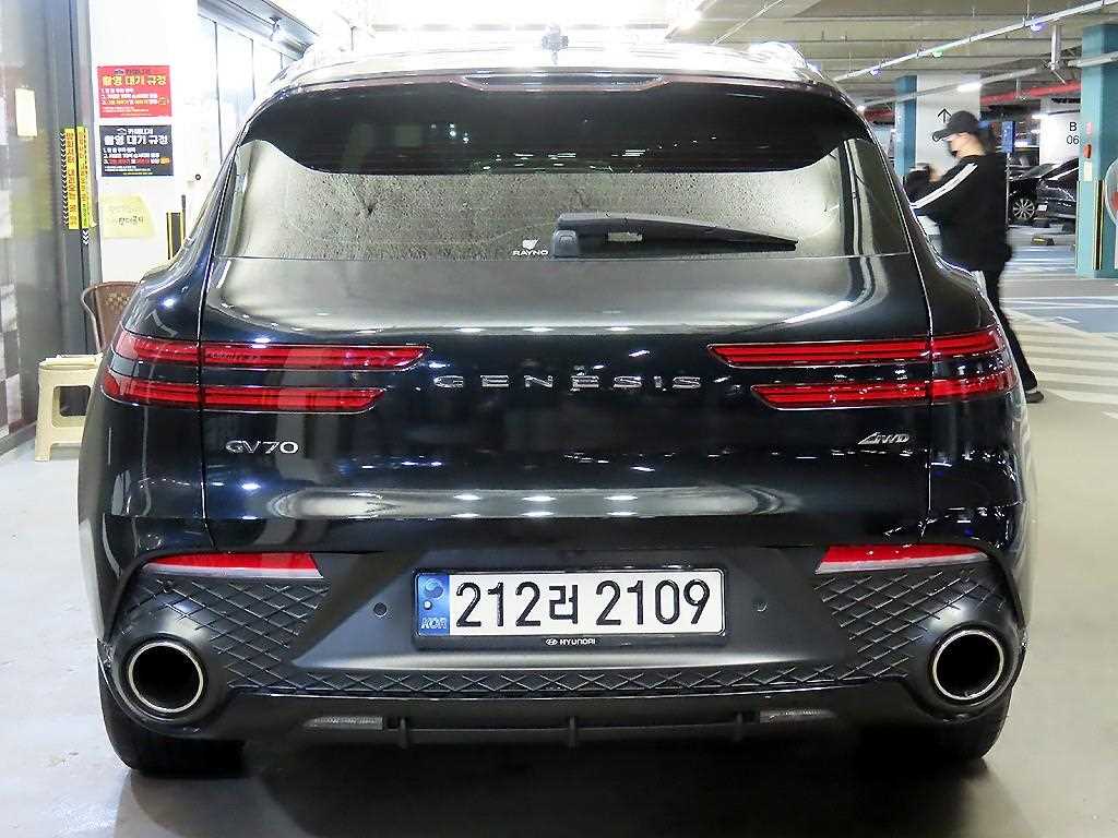 Genesis GV70 - Vista 5