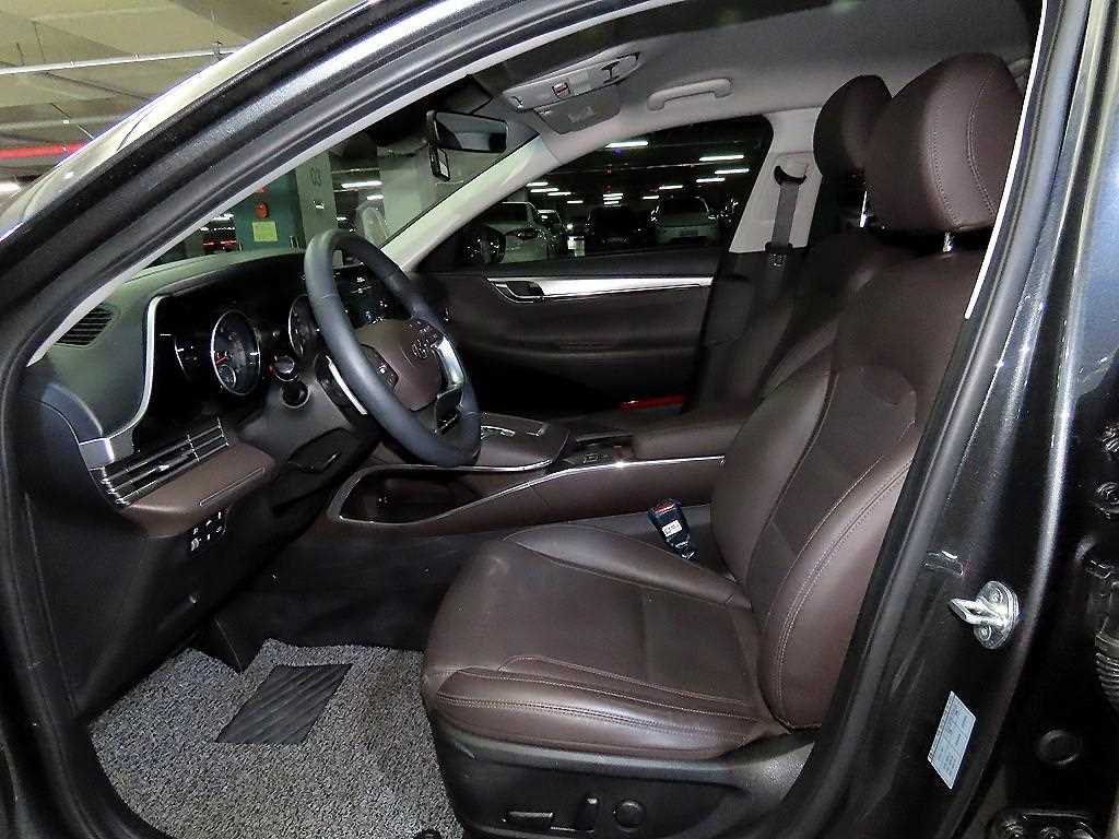 HYUNDAI Grandeur - Vista 6