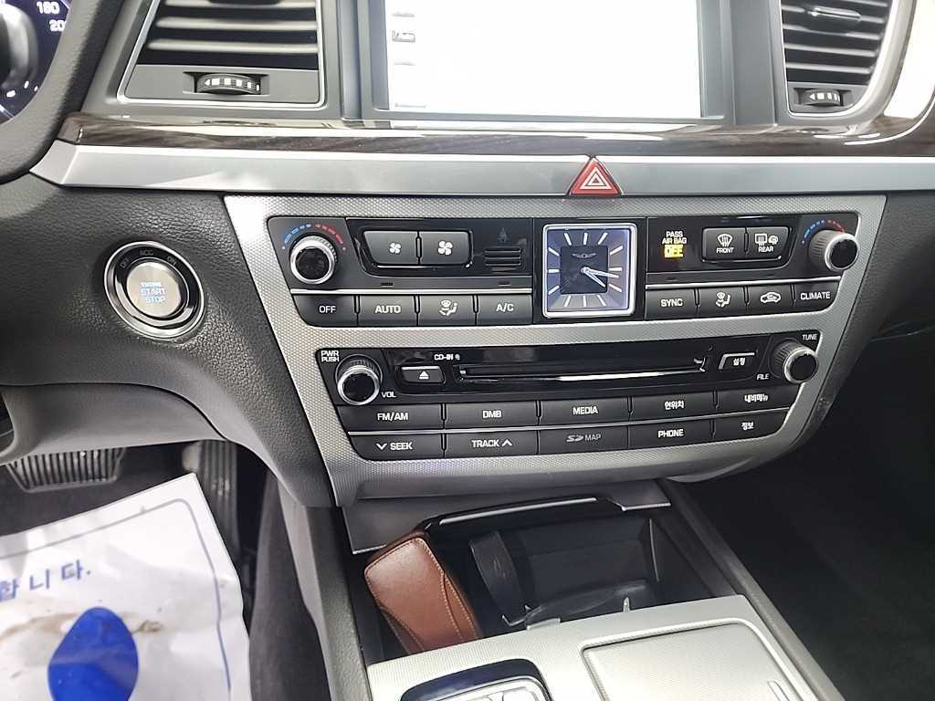 Genesis G80 - Vista 10