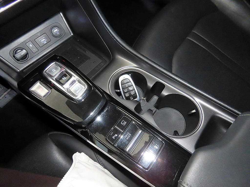 HYUNDAI Sonata - Vista 12