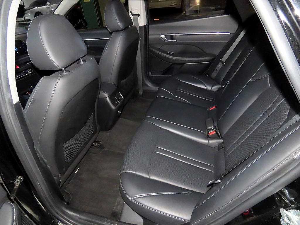 HYUNDAI Sonata - Vista 7